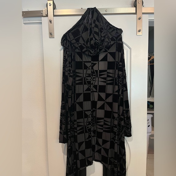 Sold Killstar X Dario Argento black geometric velvet burnout hooded cardigan. - Picture 7 of 11